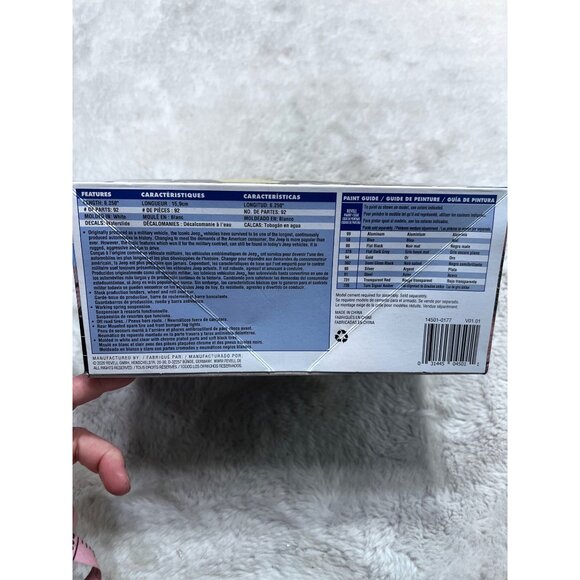 Revell Jeep Wrangler Rubicon Model Kit 1:25 Scale New Plastic Kit Ages 12+ - Picture 4 of 7